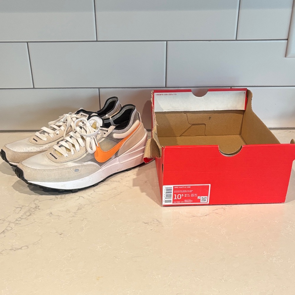 Nike Waffle One. Mens Size 10.5